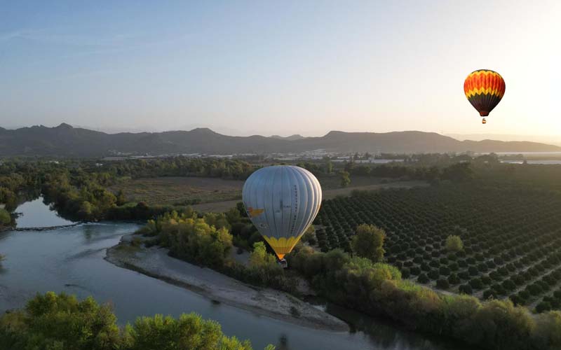 okurcalar hot-air-balloons
