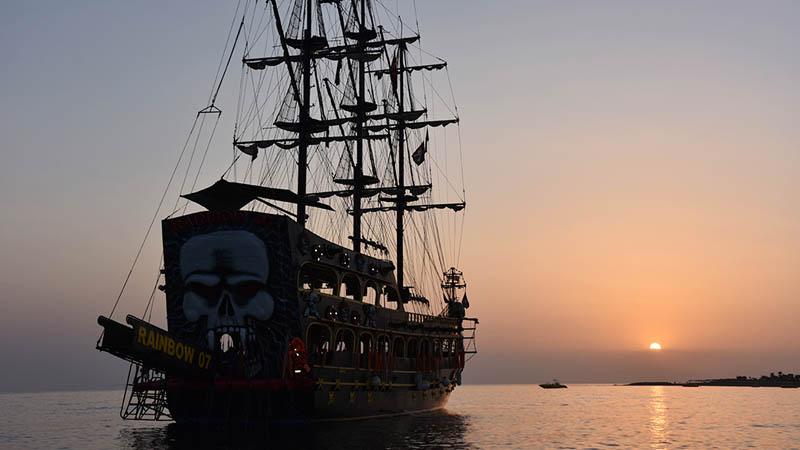 okurcalar pirate boat tour on sunset