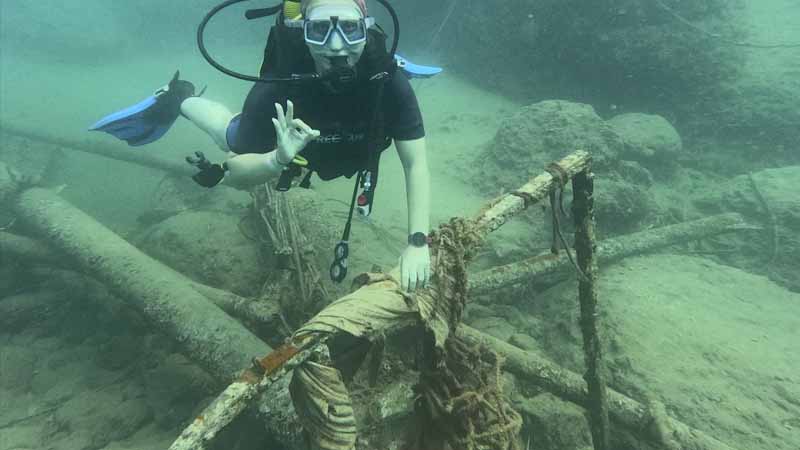 wreck diving