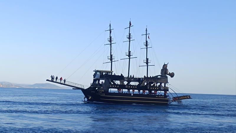 pirate boat tour okurcalar