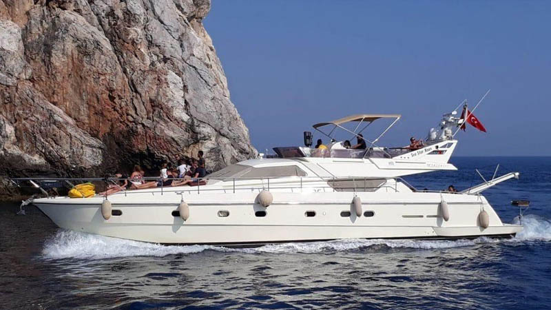 okurcalar ultra deluxe yacht
