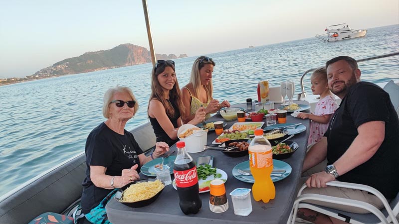 dinner on private yacht okurcalar